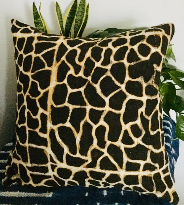 Black Spotted Cheetah Print Pillowcase Mali.